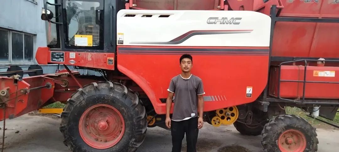 Fang Yongying: My "one-stop" business is inseparable from Zhonglian peanut harvester.(图1) 080101.jpg